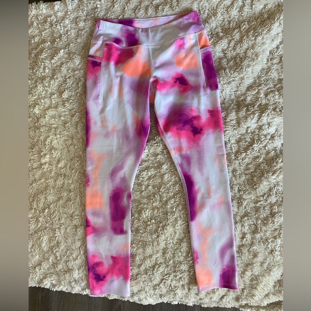 Avia Recycled Polyester‎ Marble Color XL Leggings. Cropped Length.